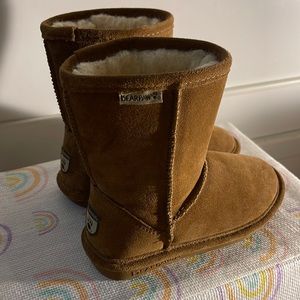 BearPaw Boots size 13c! Worn once! Great condition 👌🏽